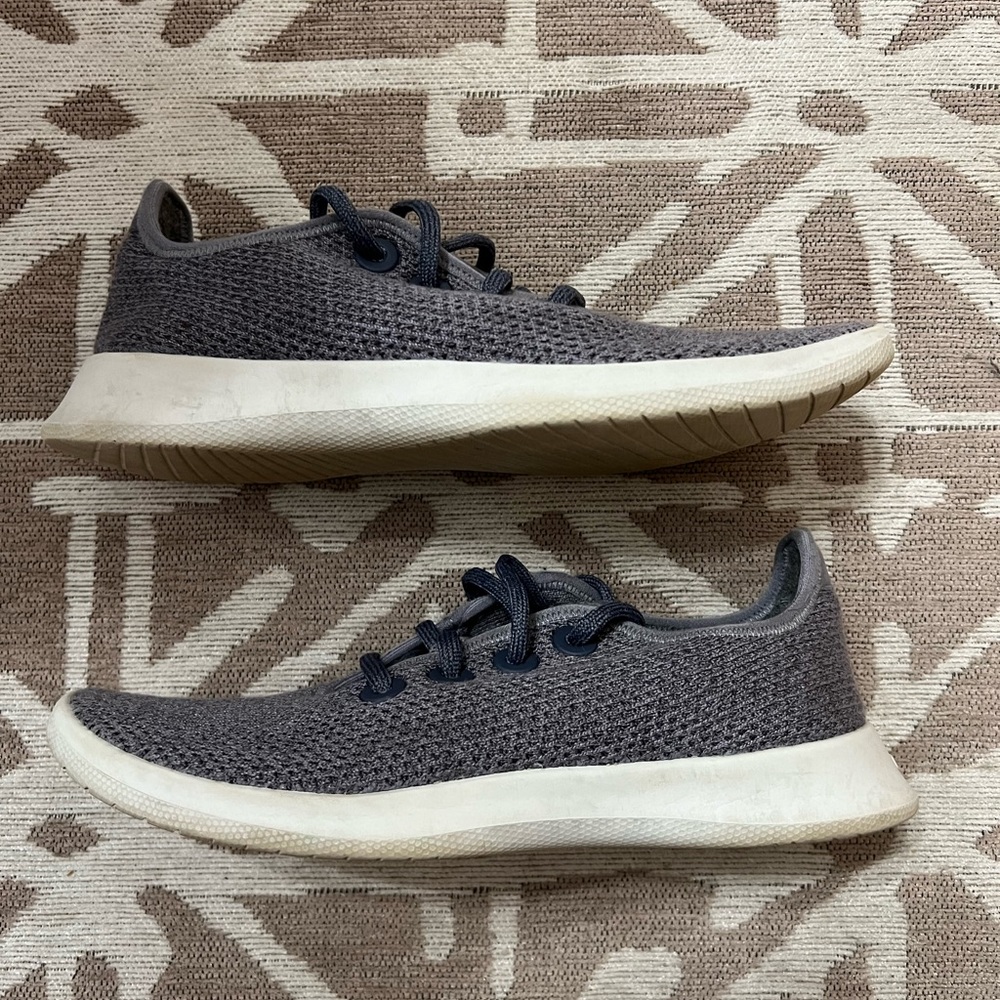 Women’s Allbird Tree Runners, size 8 - Picture 2 of 5